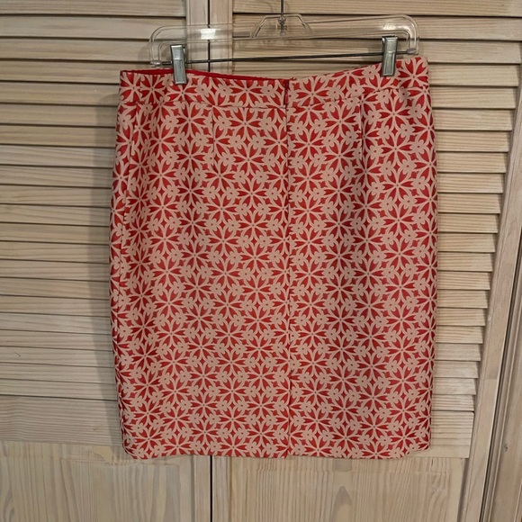 Lightweight strait skirt coral colour with cream print overlay - Picture 2 of 3